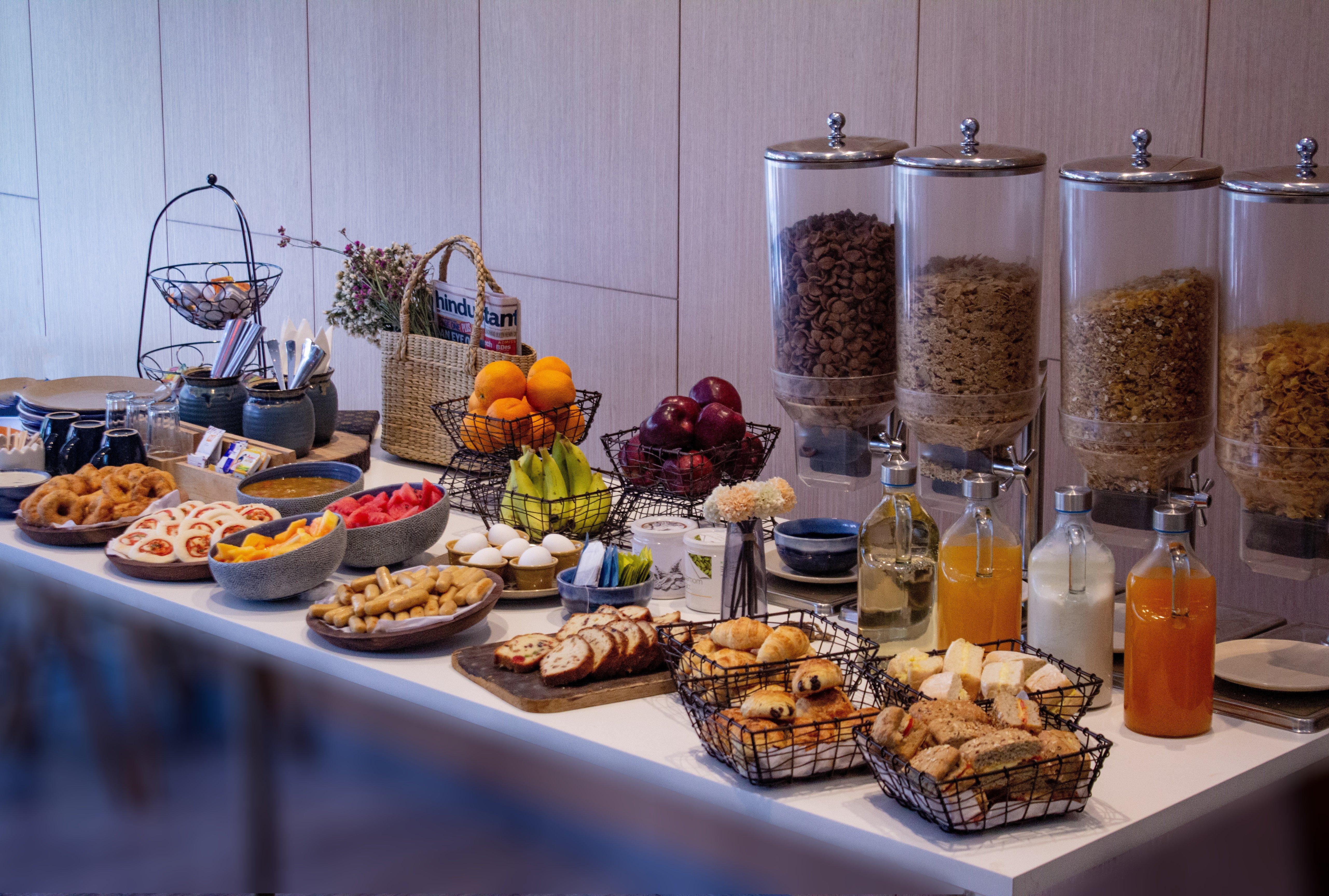 Holiday Inn Express Ahmedabad Prahlad Nagar By Ihg Dış mekan fotoğraf
