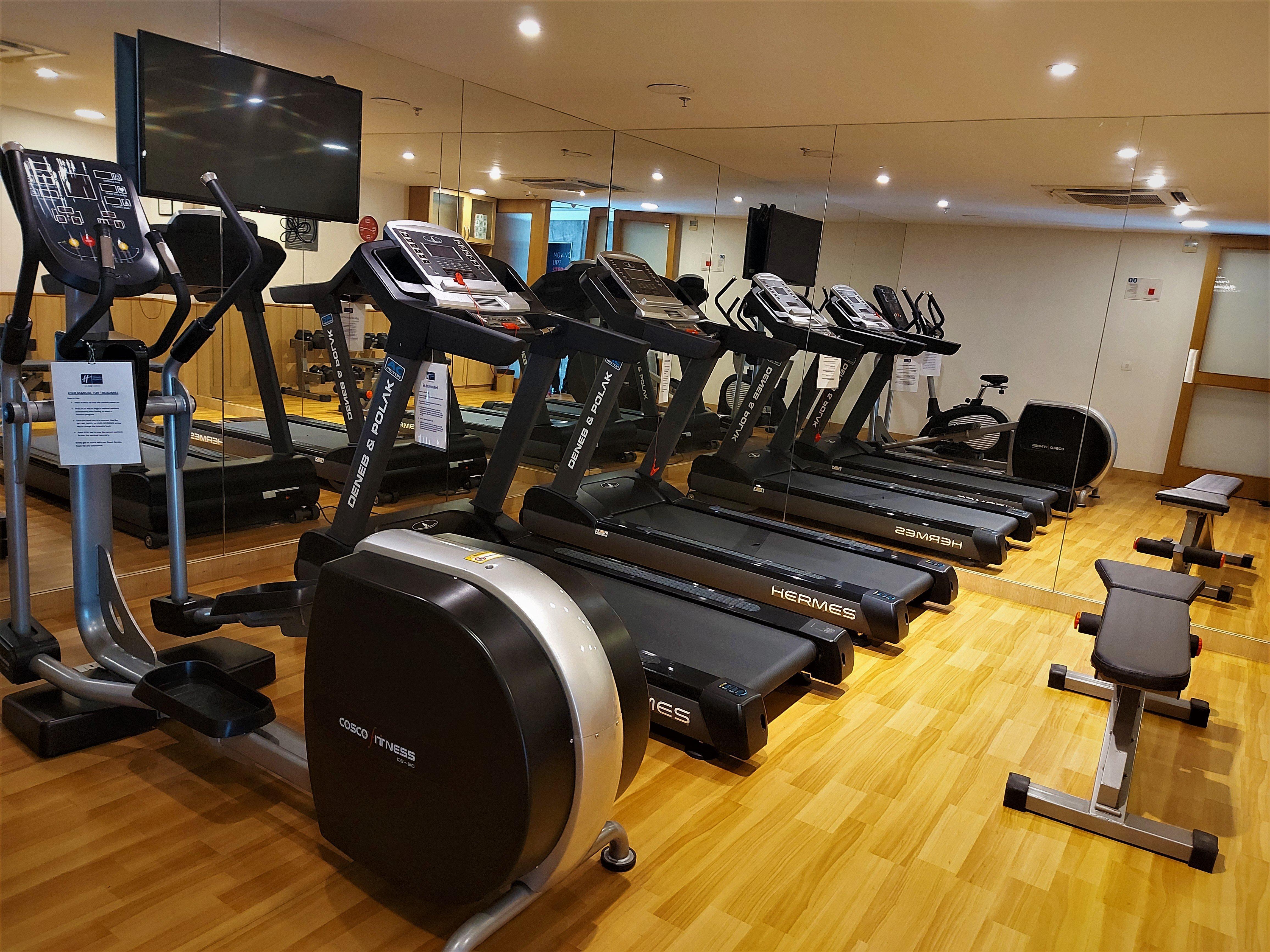 Holiday Inn Express Ahmedabad Prahlad Nagar By Ihg Dış mekan fotoğraf
