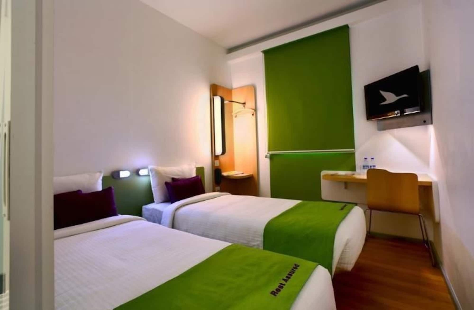 Holiday Inn Express Ahmedabad Prahlad Nagar By Ihg Dış mekan fotoğraf
